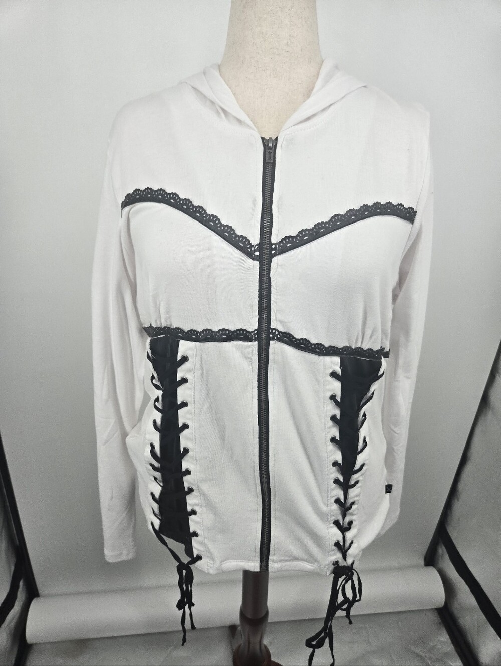 Royal Bones by Daang White Hoodie with Black Lace Up 3X NWT (7842)